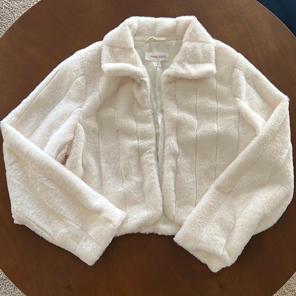 Pink Rose winter white pleated faux fur jacket Women’s Medium